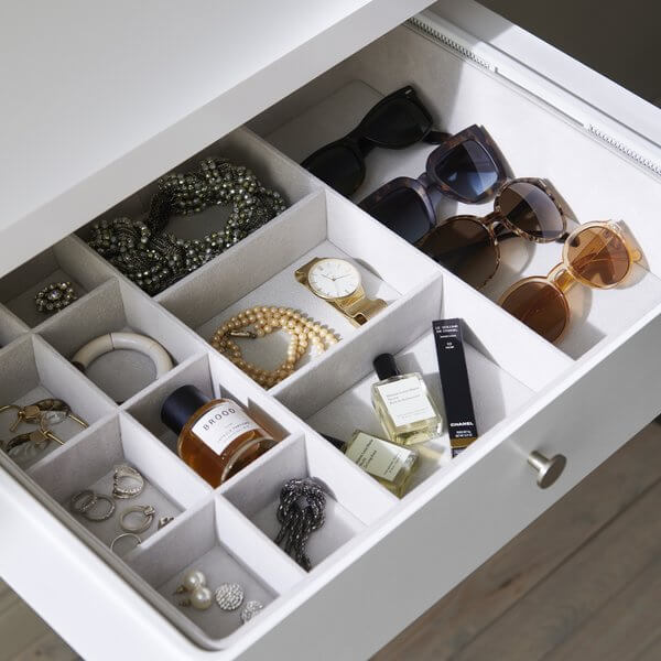 Elfa Jewellery Tray with 12 storage compartments for storing earrings, bracelets, sunglasses and watches