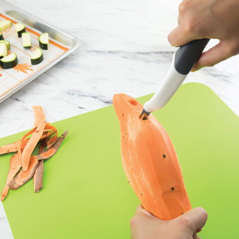 Tovolo Precision Vegetable Peeler - KITCHEN - Accessories and Gadgets - Soko and Co